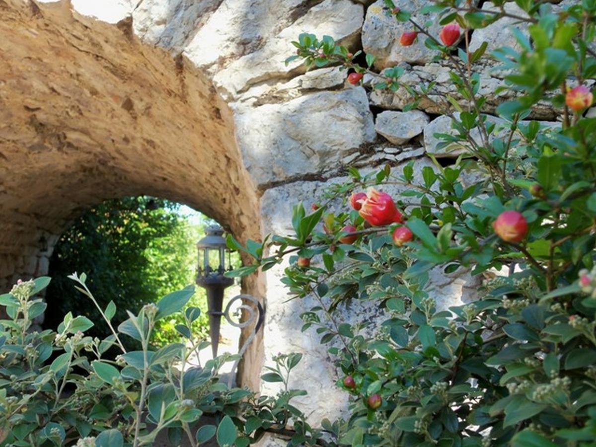 Chambres Et Jardin De Pierres Espedaillac Exterior photo
